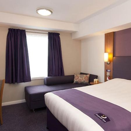 Premier Inn Hatfield エクステリア 写真