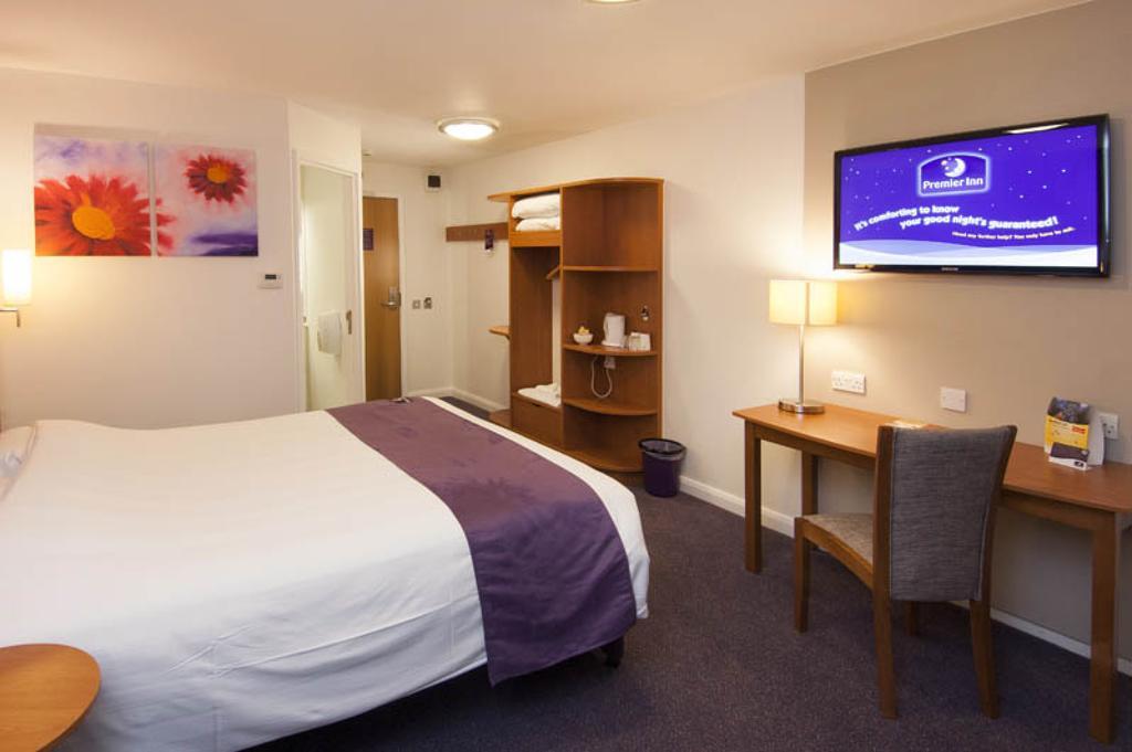 Premier Inn Hatfield エクステリア 写真