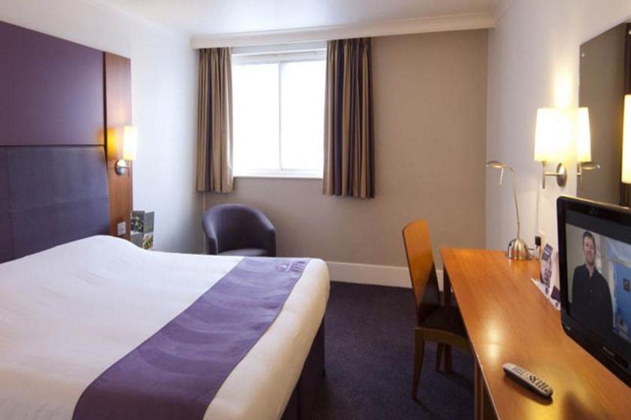 Premier Inn Hatfield エクステリア 写真