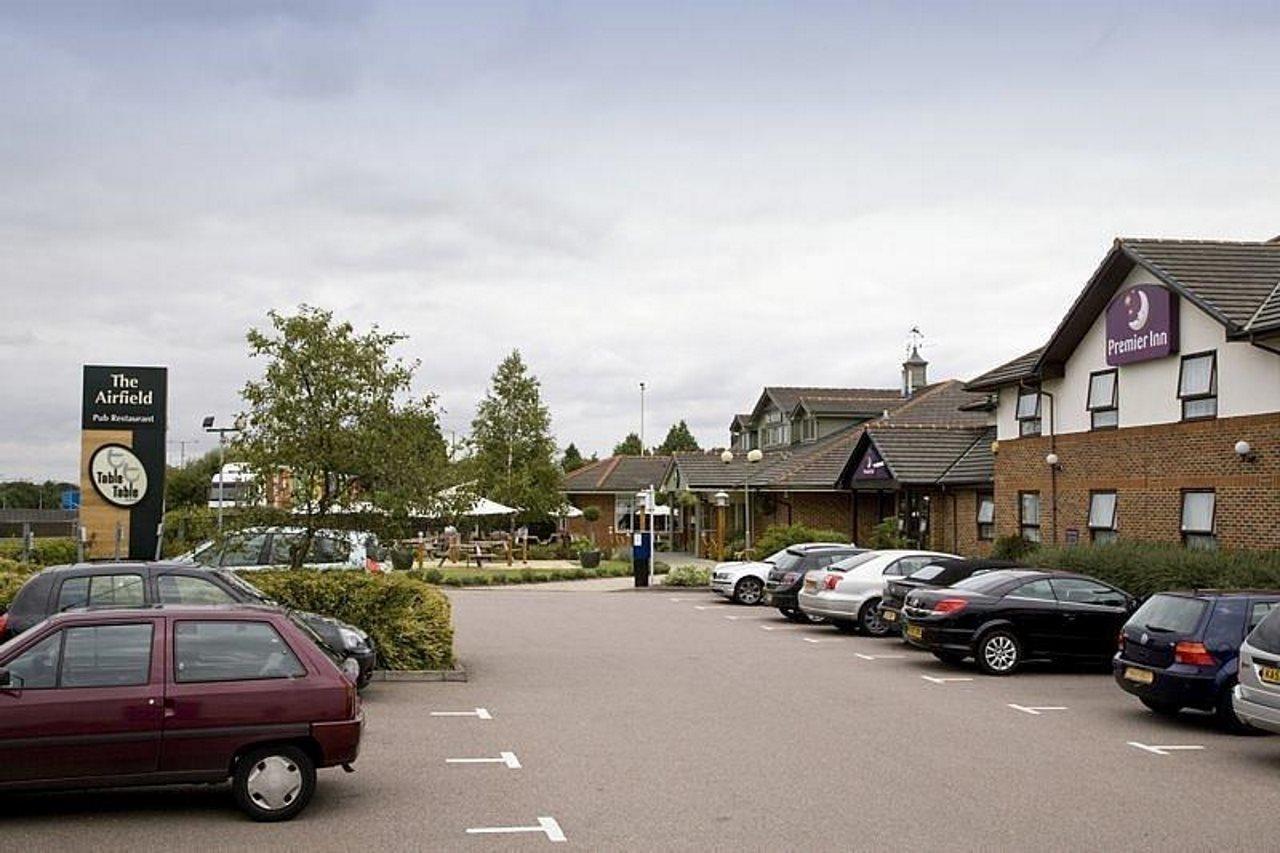 Premier Inn Hatfield エクステリア 写真
